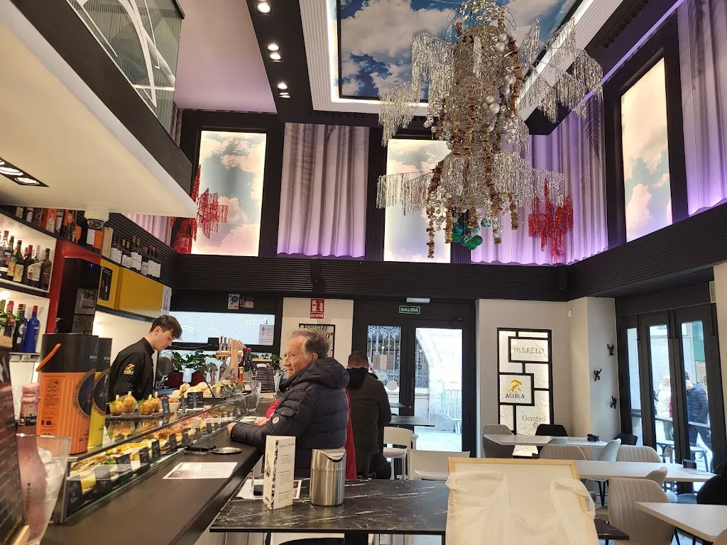 Rob Schuurman_DYMELO Gastro & Bar_Barrio de Muñó_review