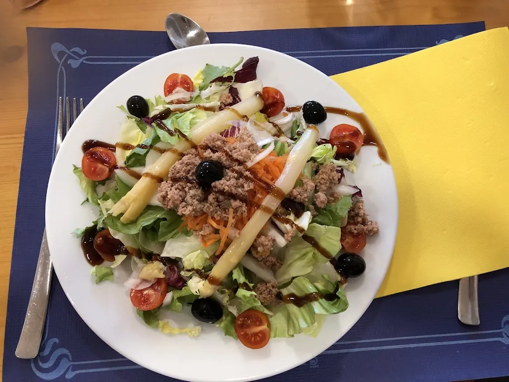 Julianna Johnson_Albergue Camino de Santovenia_Barrios de Colina_review