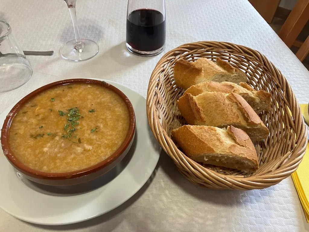 Rebecca Melham_Albergue Camino de Santovenia_Barrios de Colina_review