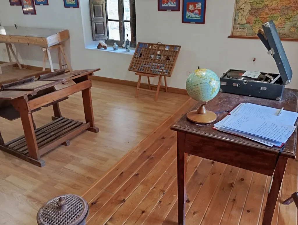 Asociación Escuela Maestro Antoni Benaiges_Bañuelos de Bureba_slider_image_1