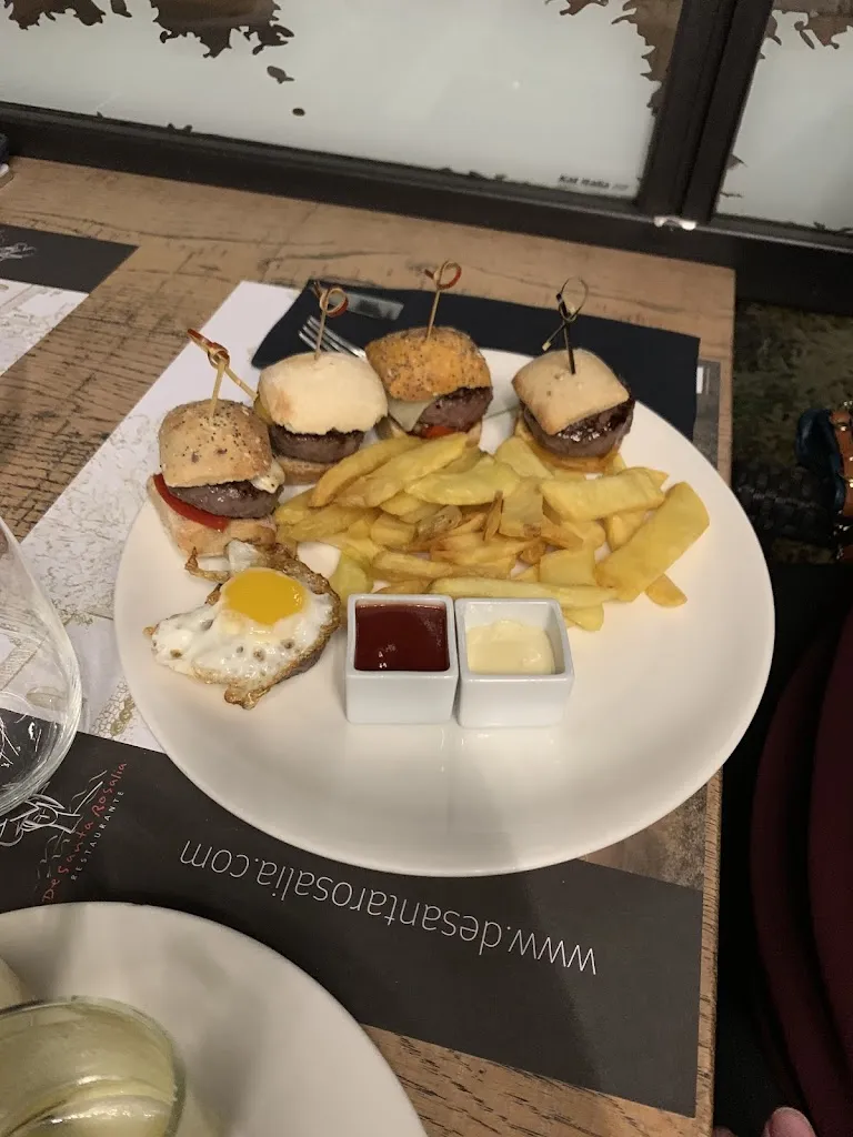 Nadia Adam_De Santa Rosalia_Belbimbre_review