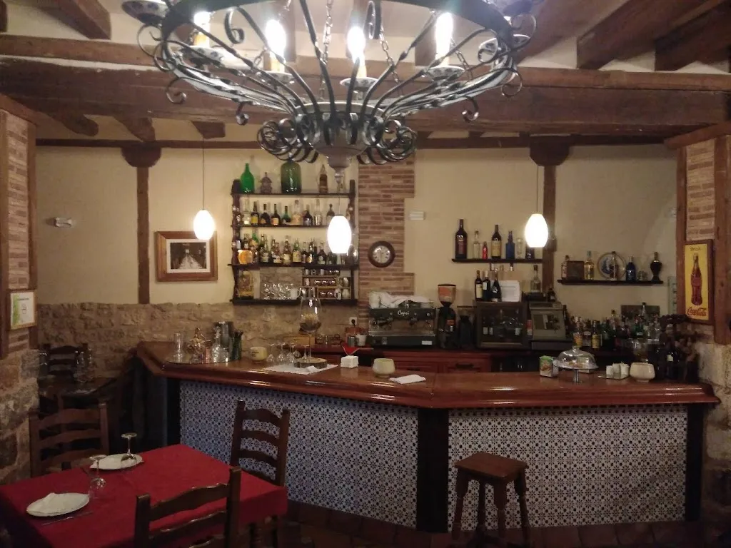 Mesón El Arco restaurant in Belbimbre