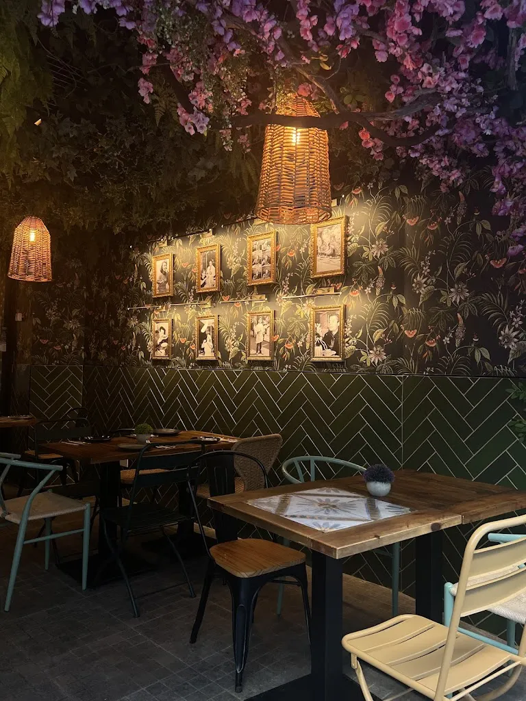 Valentina González Paris_Bresca_Santiago de Compostela_review