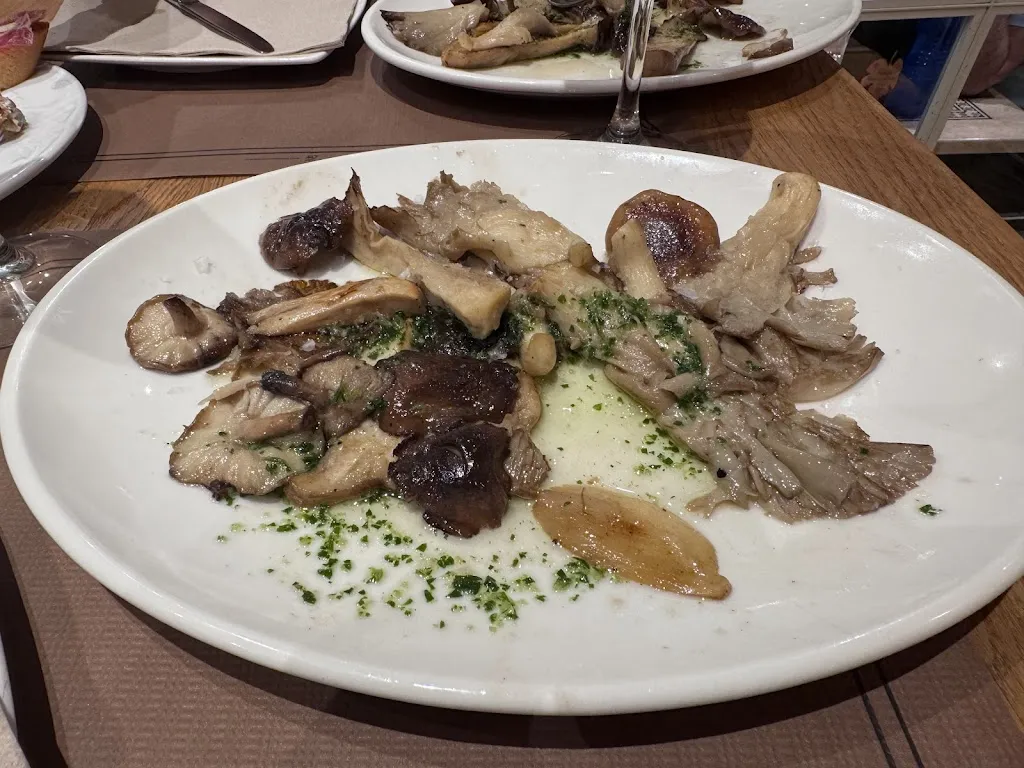 Mario Jr Baylon_El Papatorio_Santiago de Compostela_review