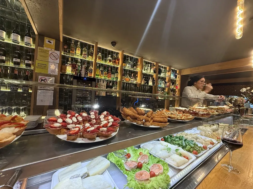 Bibby Mathew_El Papatorio_Santiago de Compostela_review