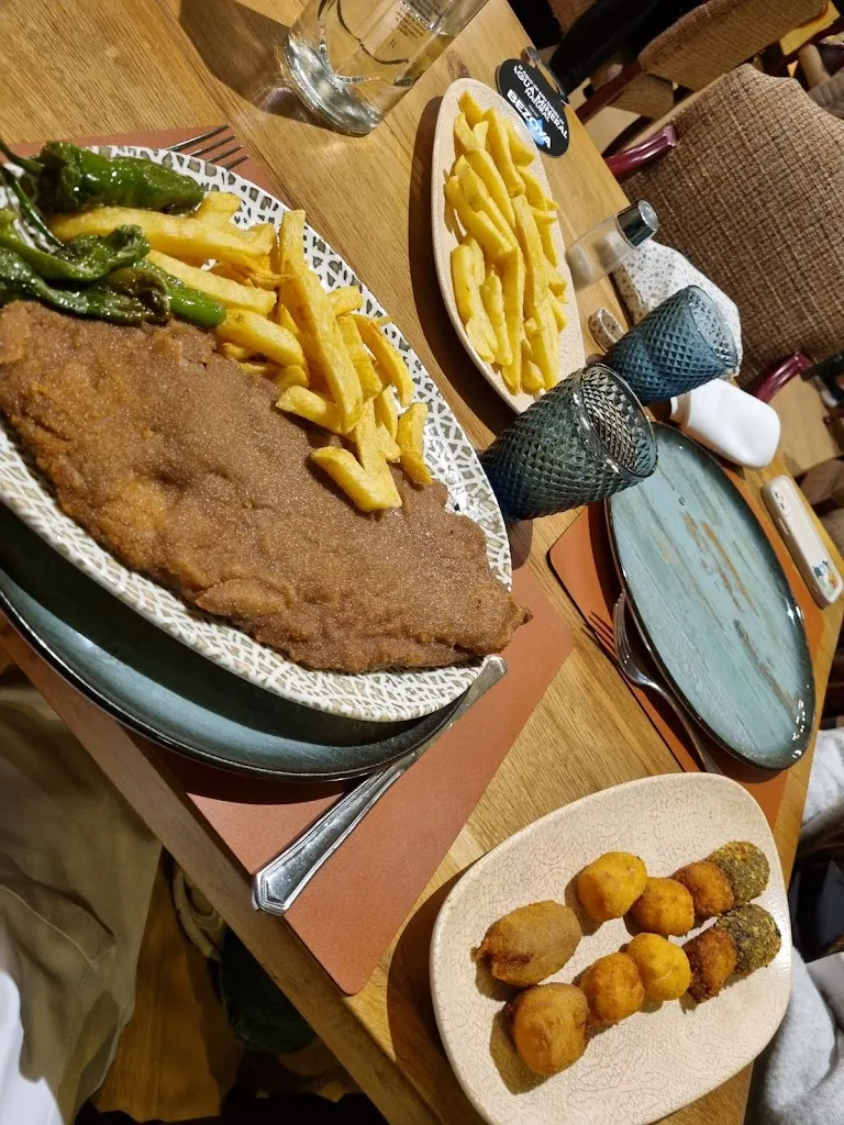 L. Fletcher_Restaurante Asador Tudanca Aranda - Complejo Tudanca_Campillo de Aranda_review