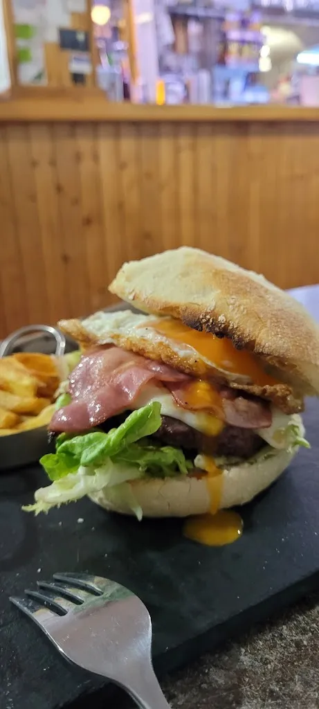 Sophia Tan_Albergue bar municipal la parada_Cardeñuela Riopico_review