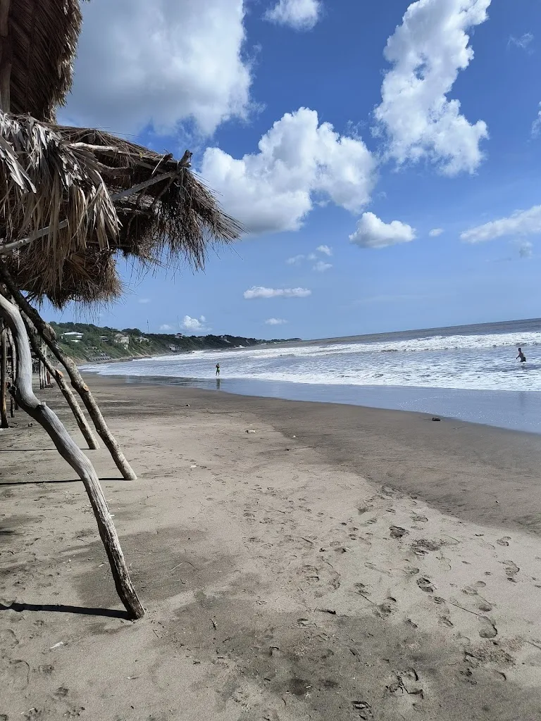 Becky Buttons_La Boquita, Playa de Carazo_Carazo_review