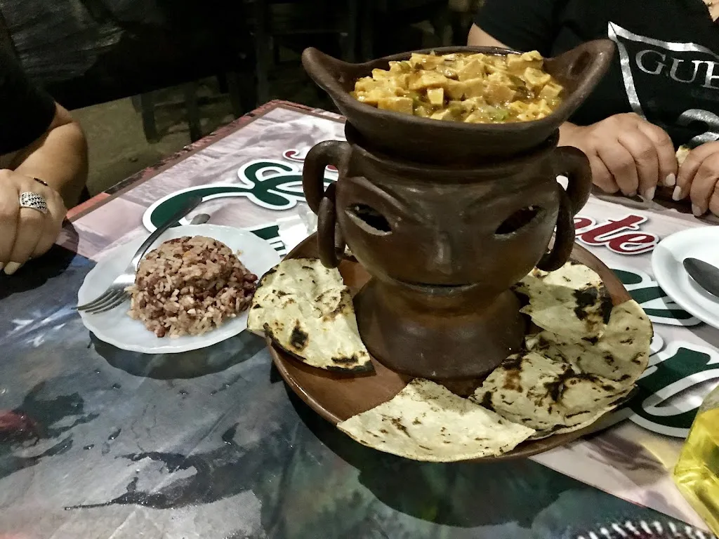 Myron De Sa_Restaurante El Hípico_Carazo_review