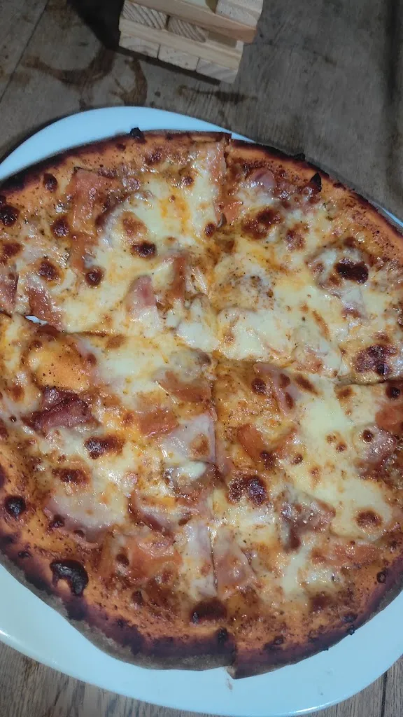 Michelle Van Heiningen_Milos Pizzeria Mediterranea_Carazo_recensione