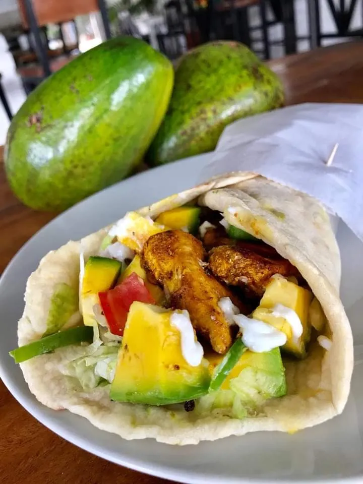 Milos Pizzeria Mediterranea restaurant in Carazo