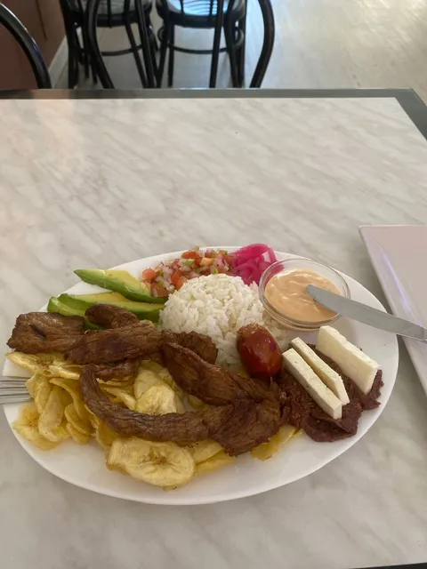 Menu_Bar & Cafetería Castellanos Gastronomía Hondureña y Salvadoreña en Madrid_Castellanos de Castro_image_3