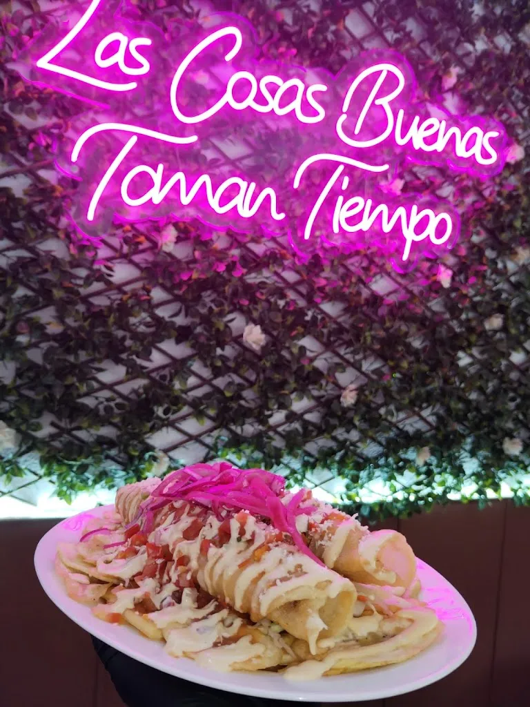 Bar & Cafetería Castellanos Gastronomía Hondureña y Salvadoreña en Madrid_Castellanos de Castro_slider_image_3