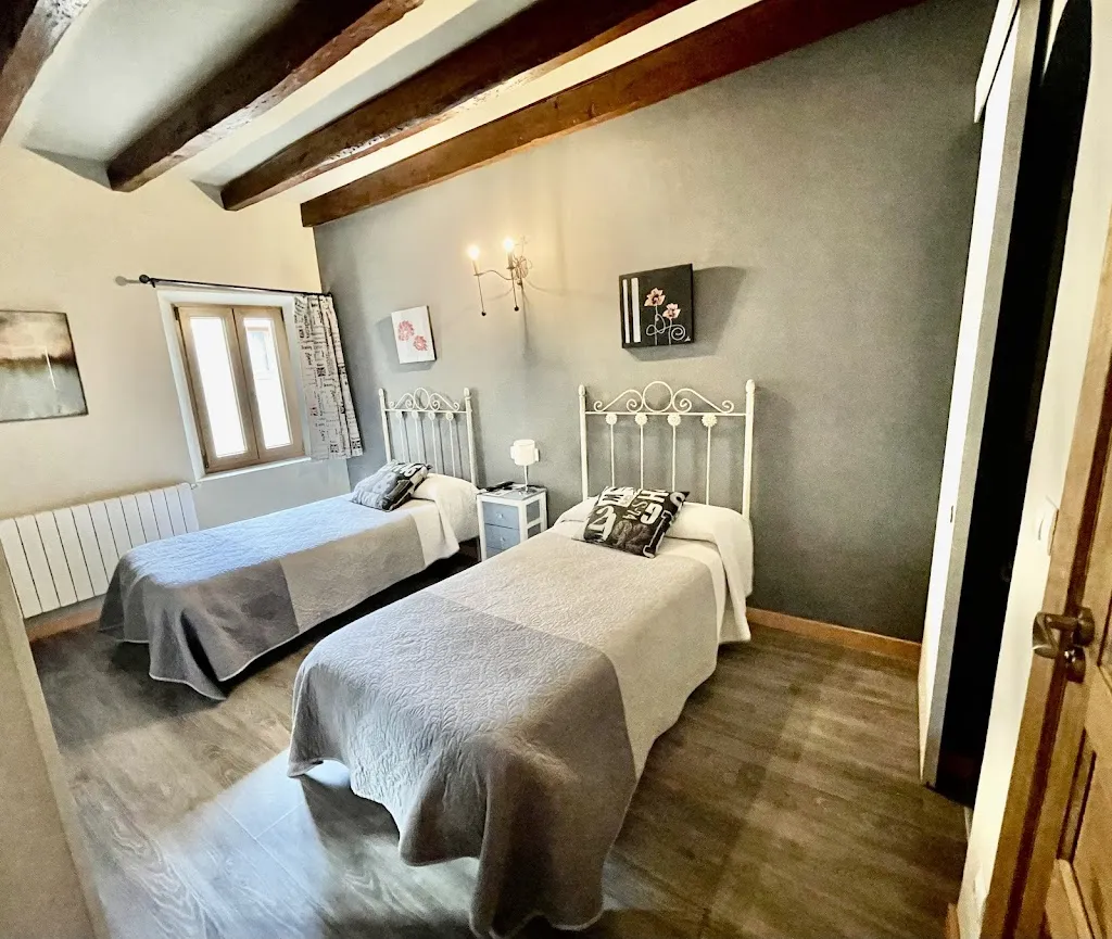 A Cien Leguas_Castellanos de Castro_slider_image_3