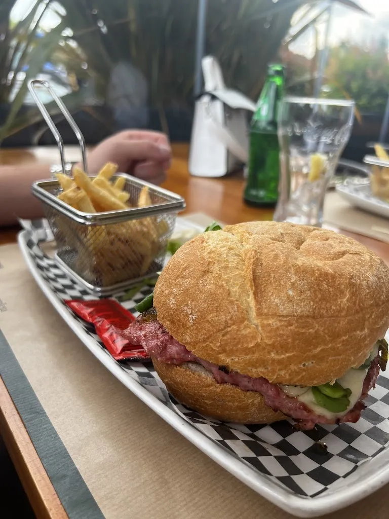 Khamila Donnellan_Restaurante La Retama_Cabezón de la Sierra_review