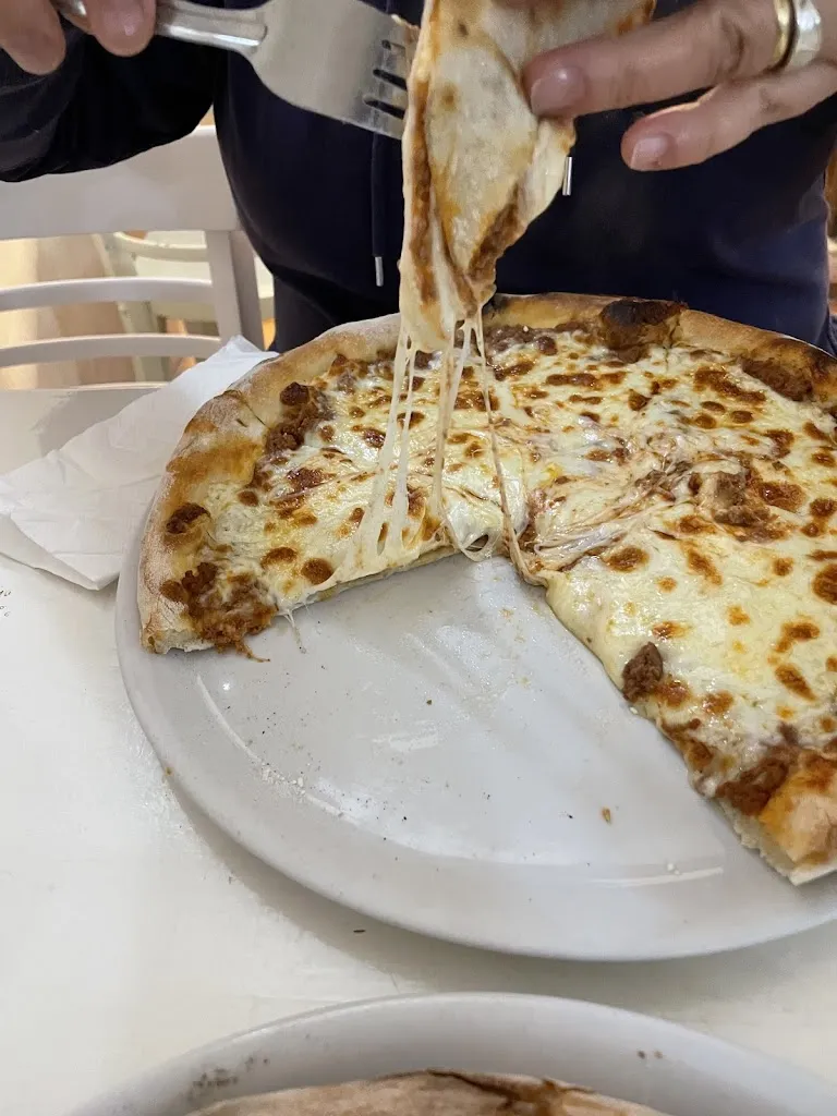 Geci Burt_Pizzería L'Archetto_Cabezón de la Sierra_review