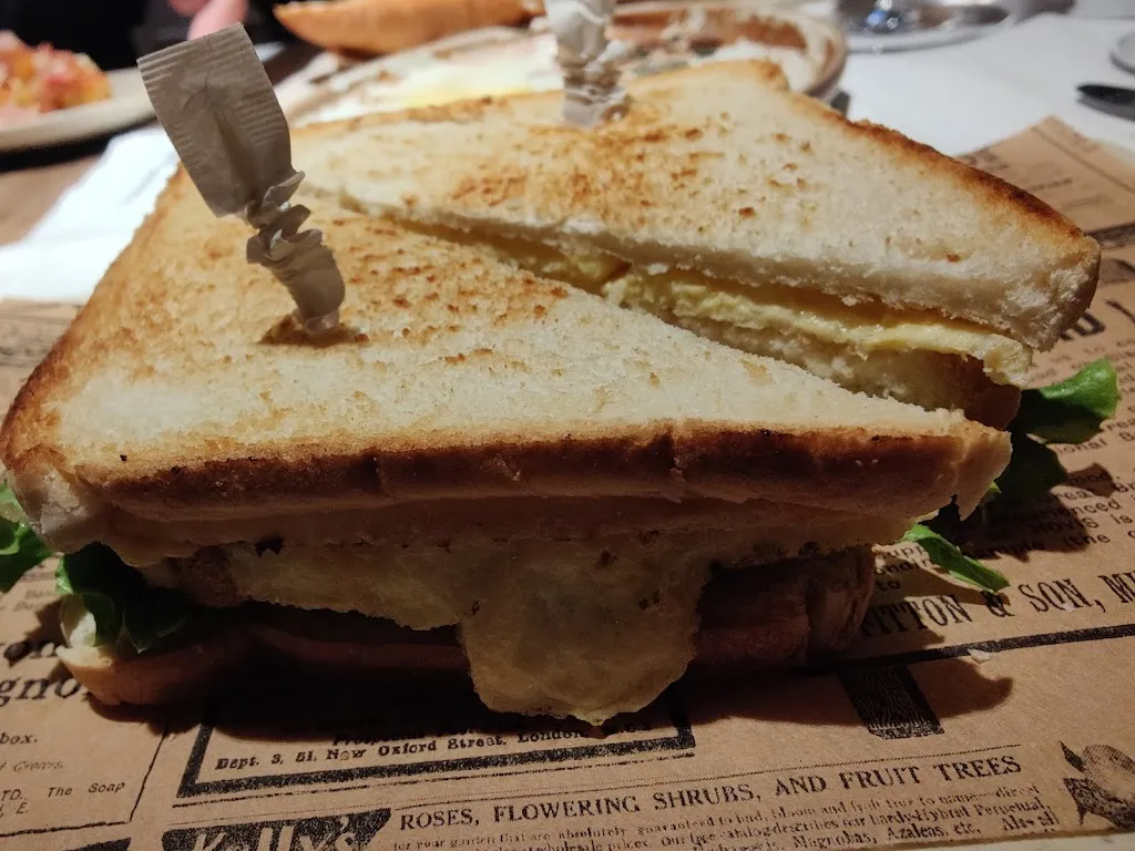 Roser Tormo_Hasta el Amanecer_Cabezón de la Sierra_review