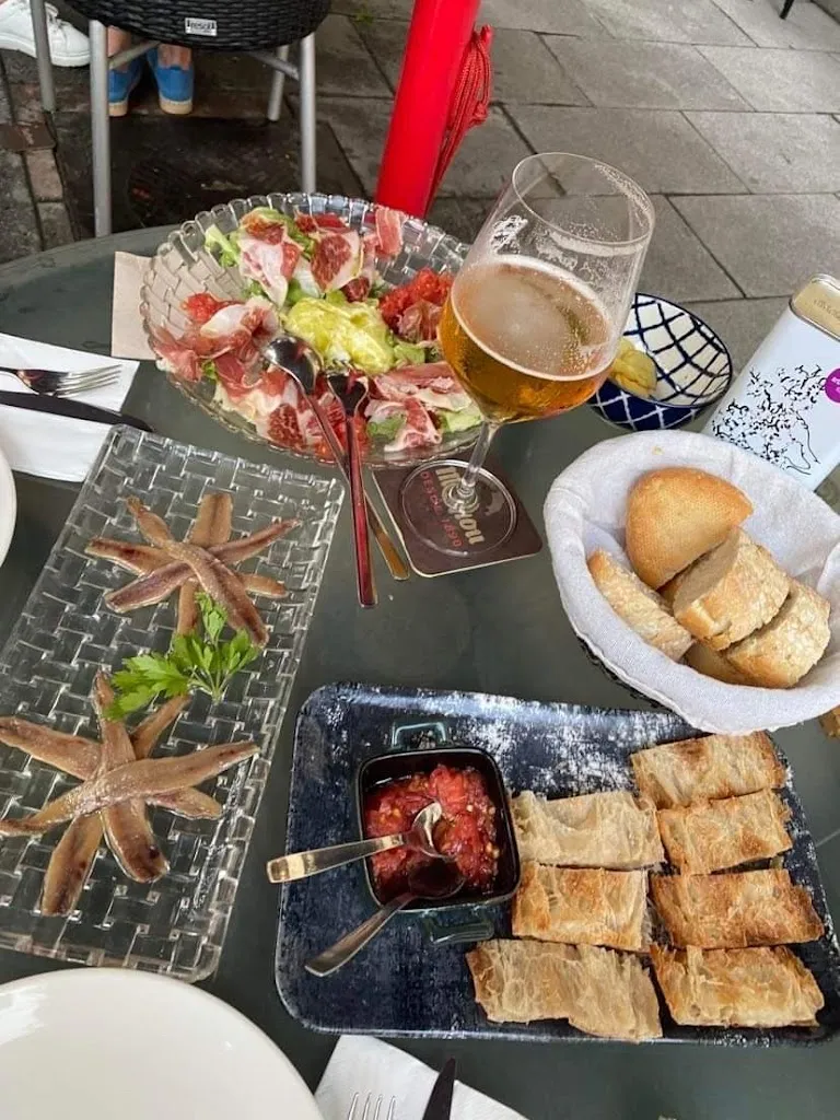 Konrád-Ottó Kiss_La Cabezona_Cabezón de la Sierra_review