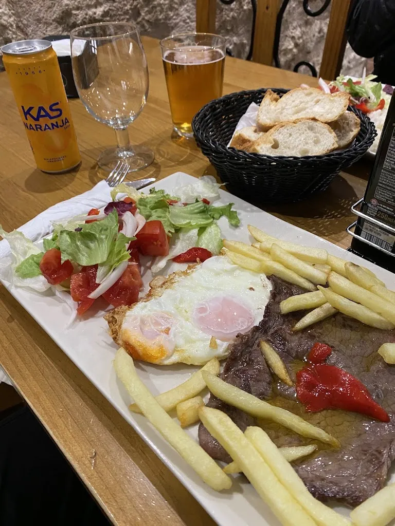 Bar Restante la fueta_Celada del Camino_slider_image_2