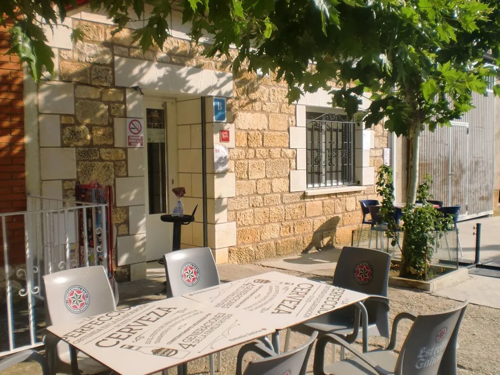 Lone Alfa Wolf_Bar la plaza_Cubillo del Campo_review