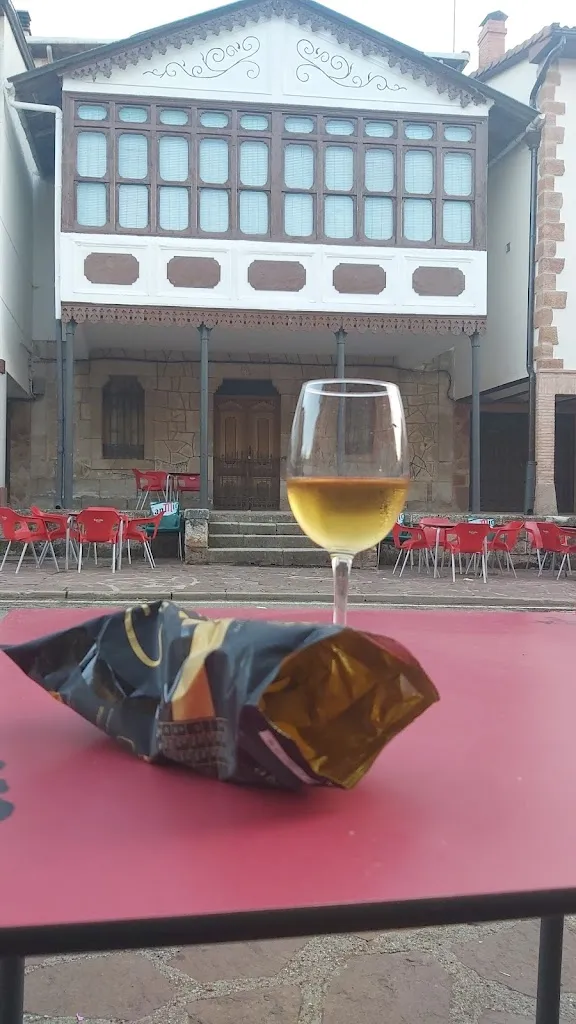 JUVENTINO GOMEZ GONZALEZ_Bar Casa Jorge_Fresneda de la Sierra Tirón_review