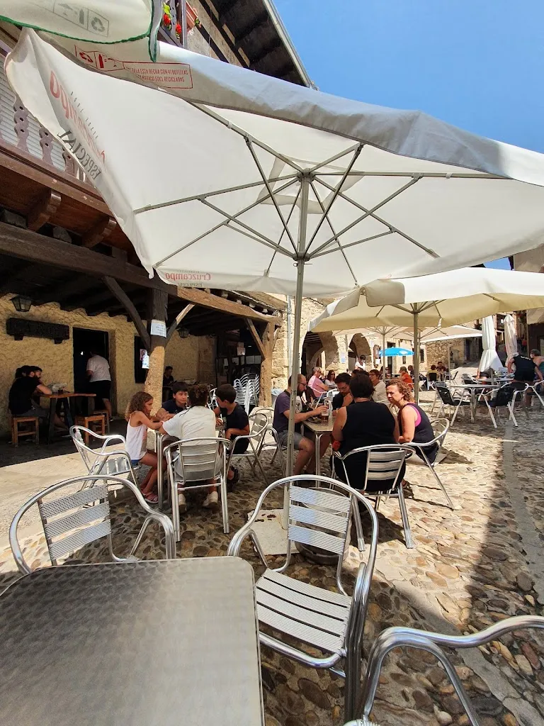 La Roca restaurant in Frías