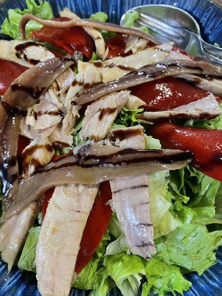 Pablo Román Sixto_La Jefatura_Santiago de Compostela_review