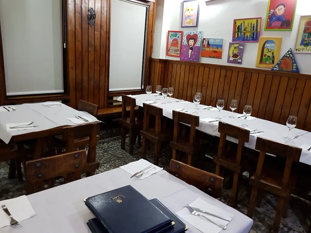 Bar Ultramarinos El Olmo restaurant in Espinosa de los Monteros