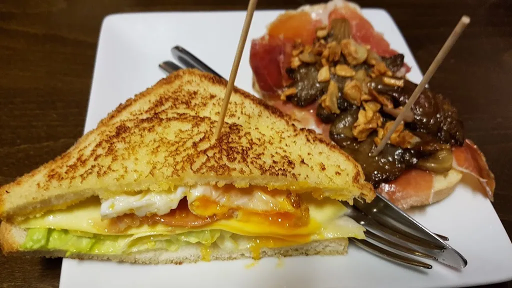 Café Los Monteros_Espinosa de los Monteros_slider_image_2