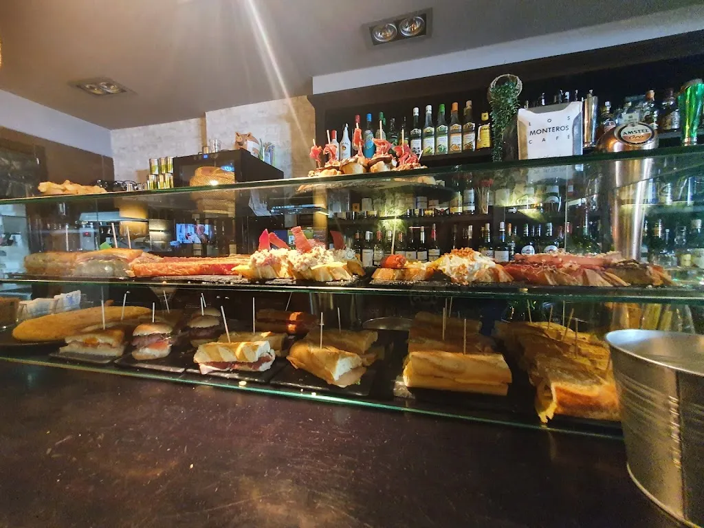 Café Los Monteros_Espinosa de los Monteros_slider_image_3