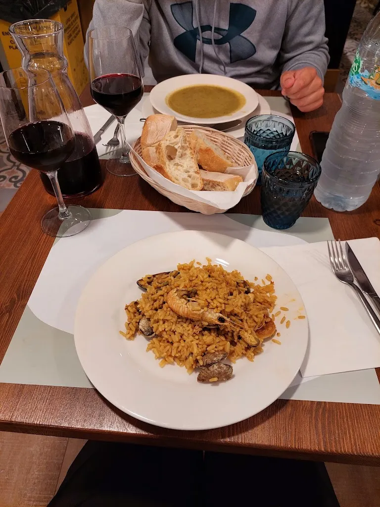 Melanie Anderson_DON RODRIGO_Hontanas_review