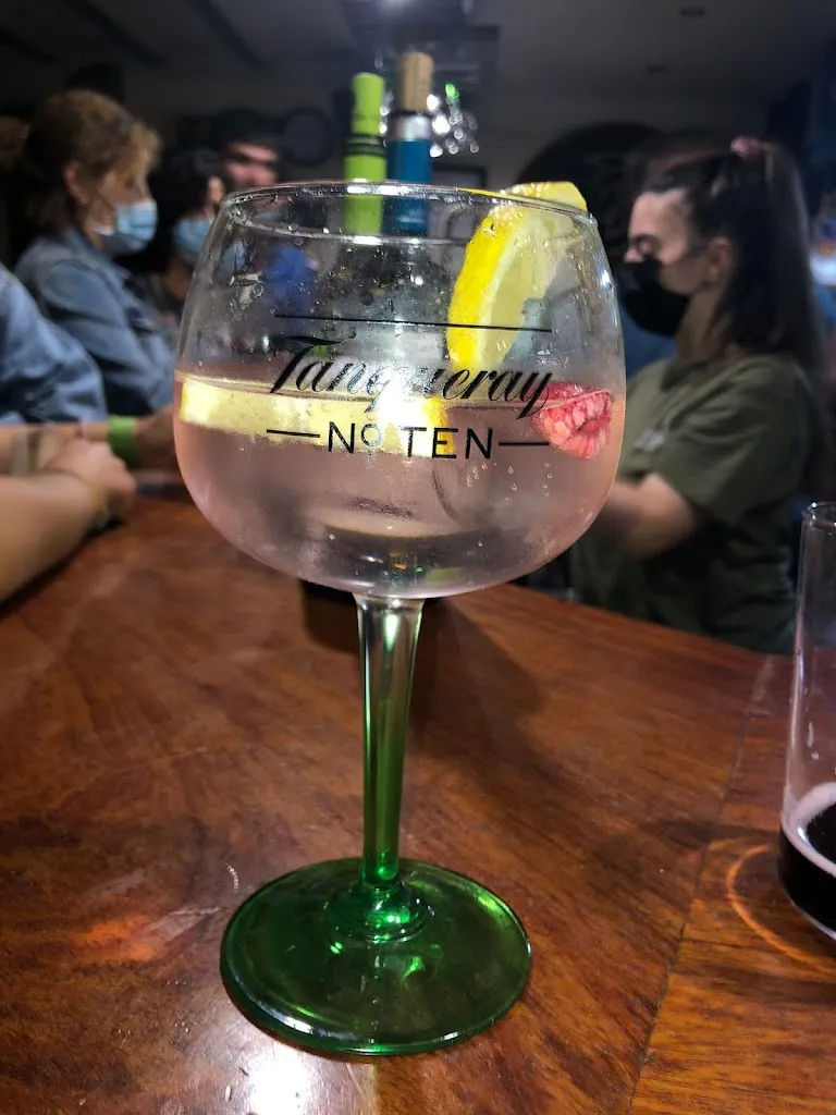 Diego_Bar Santa Lucia_Hacinas_review