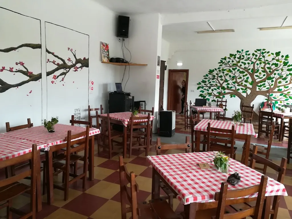 THE GREEN TREE_Hornillos del Camino_slider_image_1