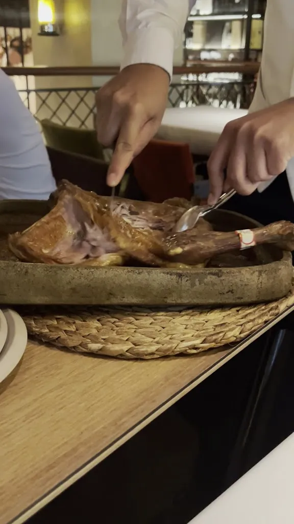 M. H._El Gran Asador Lecanda_Ares_recensione