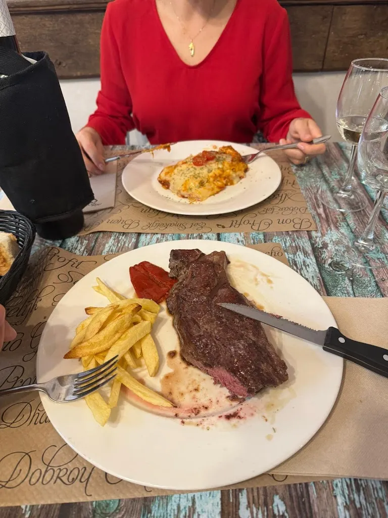 Flavia Fittipaldi_BAR MESÓN VALDELATEJA_Junta de Traslaloma_review