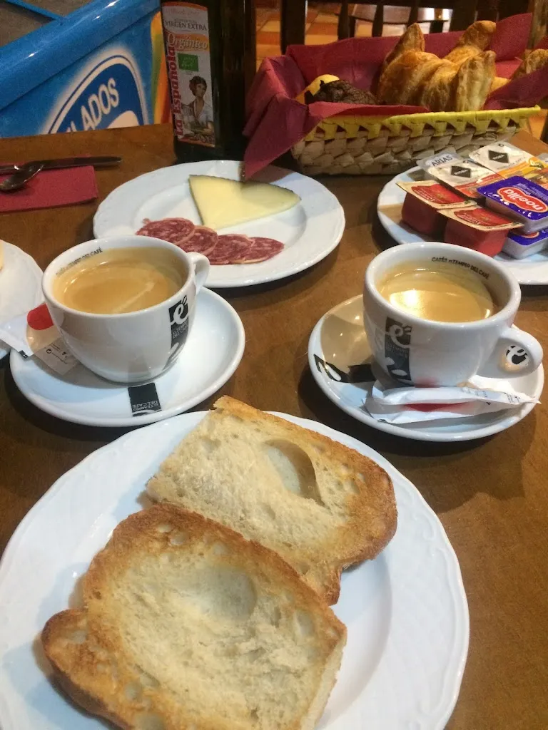 Henry Piedra_Posada Torre-Palacio de los Alvarado_Junta de Traslaloma_review