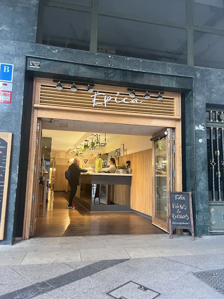 Epica Gastro Bar restaurant in Jaramillo Quemado