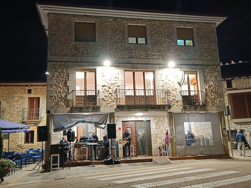 Marta MartinA_Bar La Villa_Mecerreyes_recensione