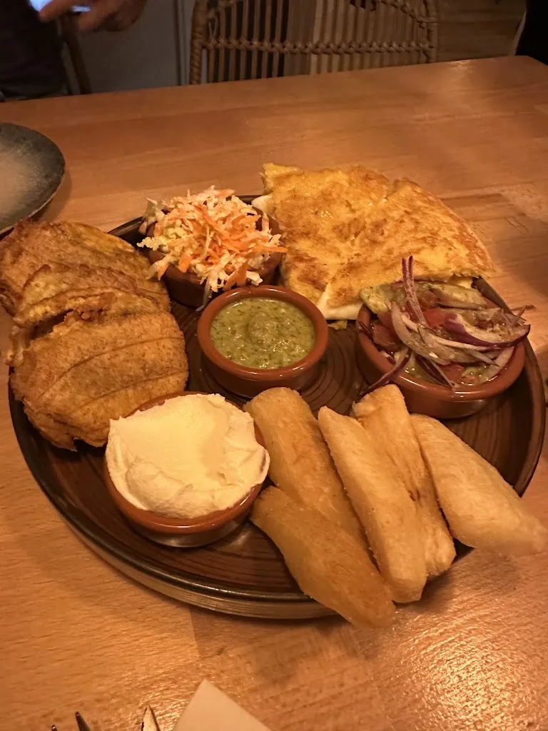 Carolina Loustaunau_Restaurante Mazucamba Street Food_Mazuela_review