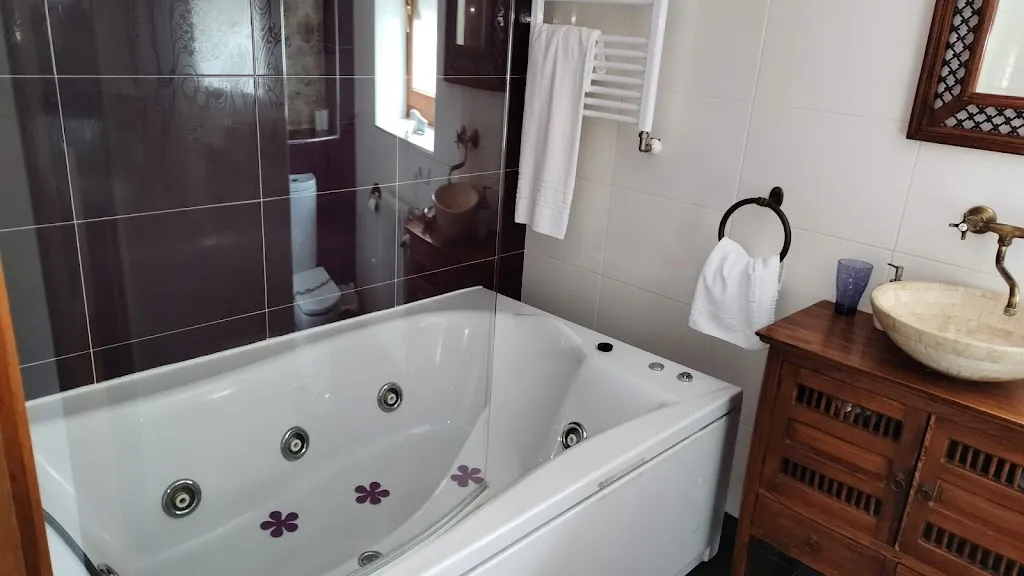 Hotel Rural El Balcón de Montija y Restaurante El Crucero restaurant in Merindad de Montija