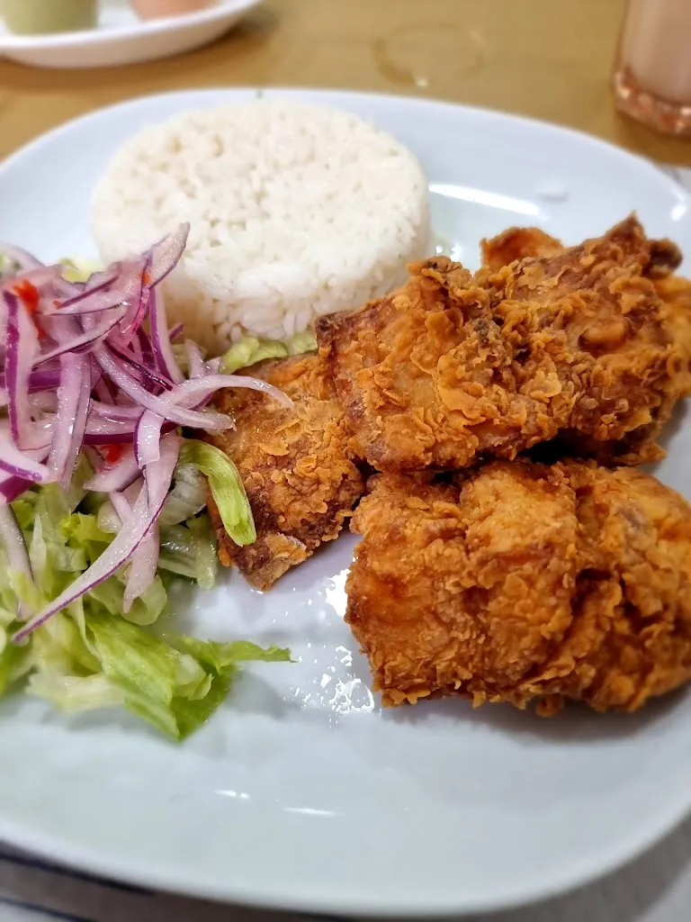 Restaurante Peruano Pollos A La Brasa 