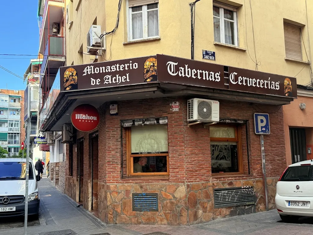 Monasterio De Achel Cabernas Cervecer restaurant in Monasterio de la Sierra