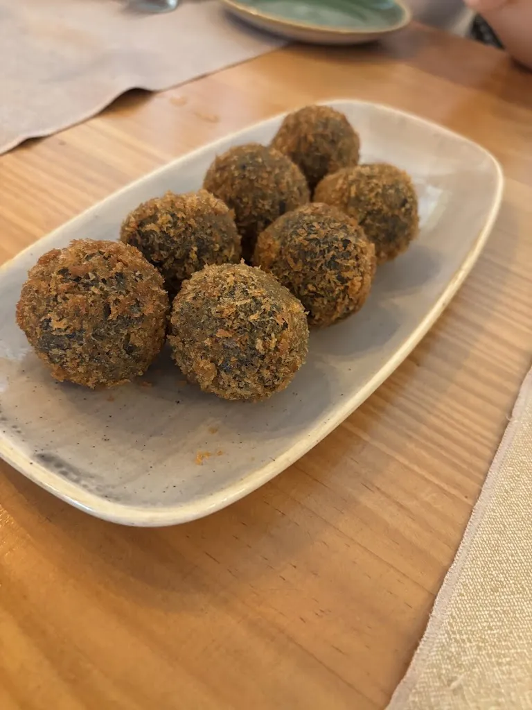 Iris_Restaurante Mar y Tierra Montecarmelo_Monasterio de la Sierra_review