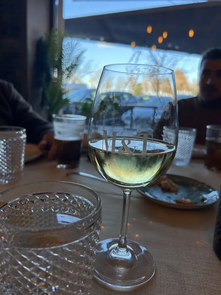 JORGE LÓPEZ GUILLÉN_Restaurante Mar y Tierra Montecarmelo_Monasterio de la Sierra_review