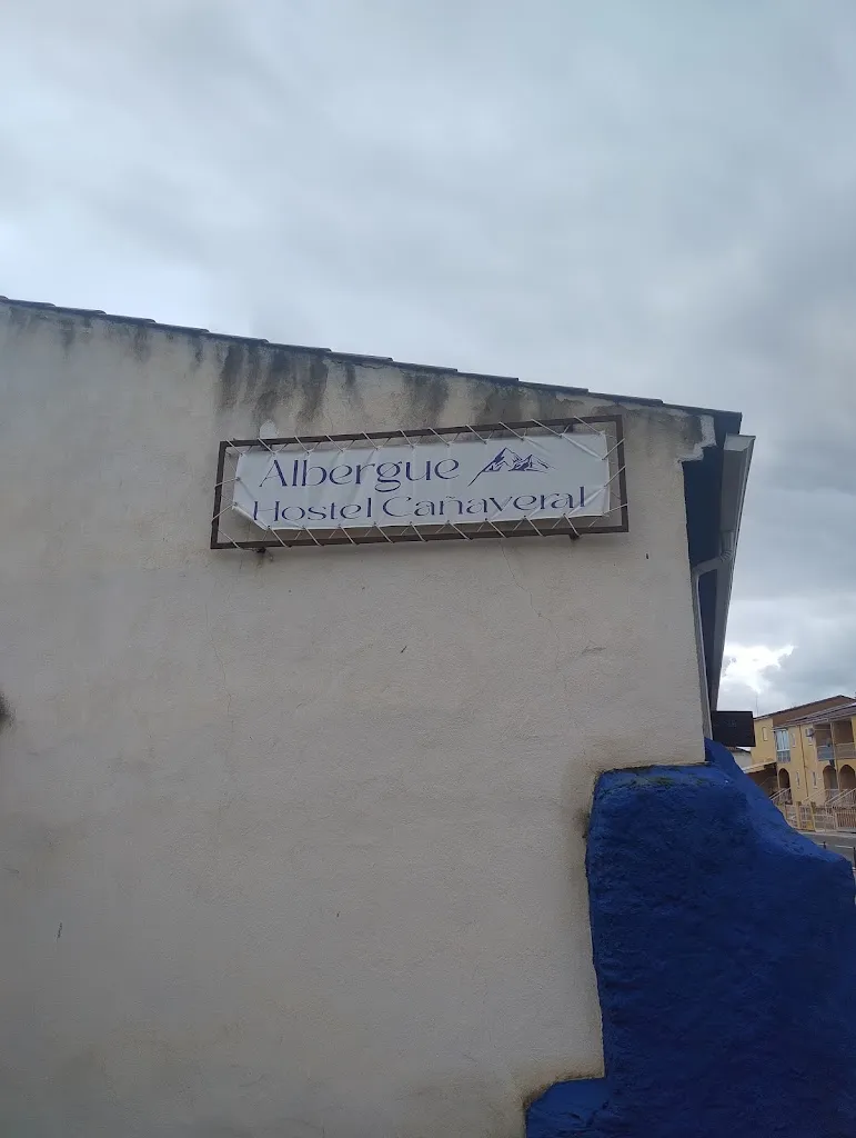 Kühni “Blue Bucket Hat pilgrim”_Hostel Cañaveral_Monasterio de Rodilla_recensione