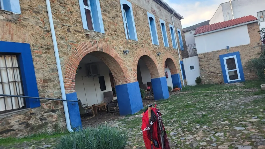 Wes Weston_Hostel Cañaveral_Monasterio de Rodilla_recensione