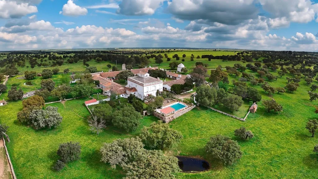 Hotel Rural El Vaqueril_Monasterio de Rodilla_slider_image_1