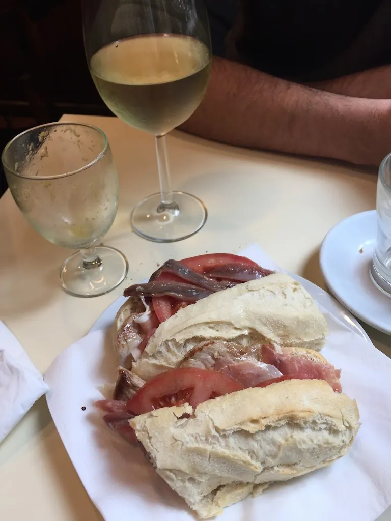 Dominika Nosková_Cafetería Neila_Neila_review