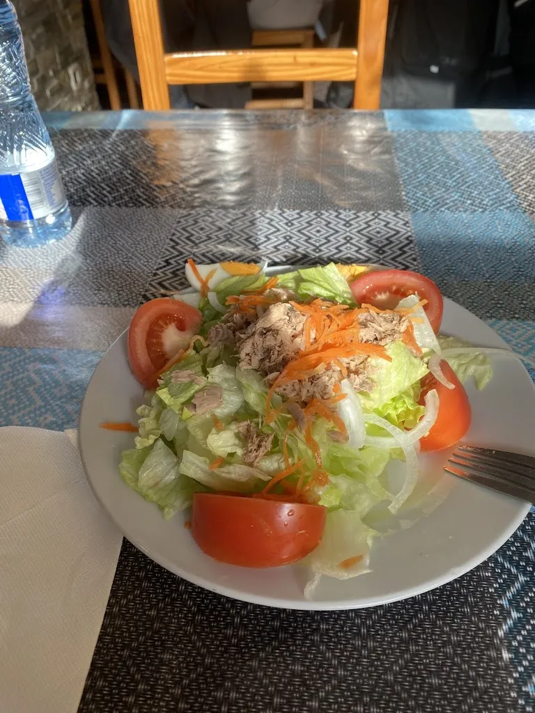 Daniel Arroyo_Bar Plaza Oña_Oña_review