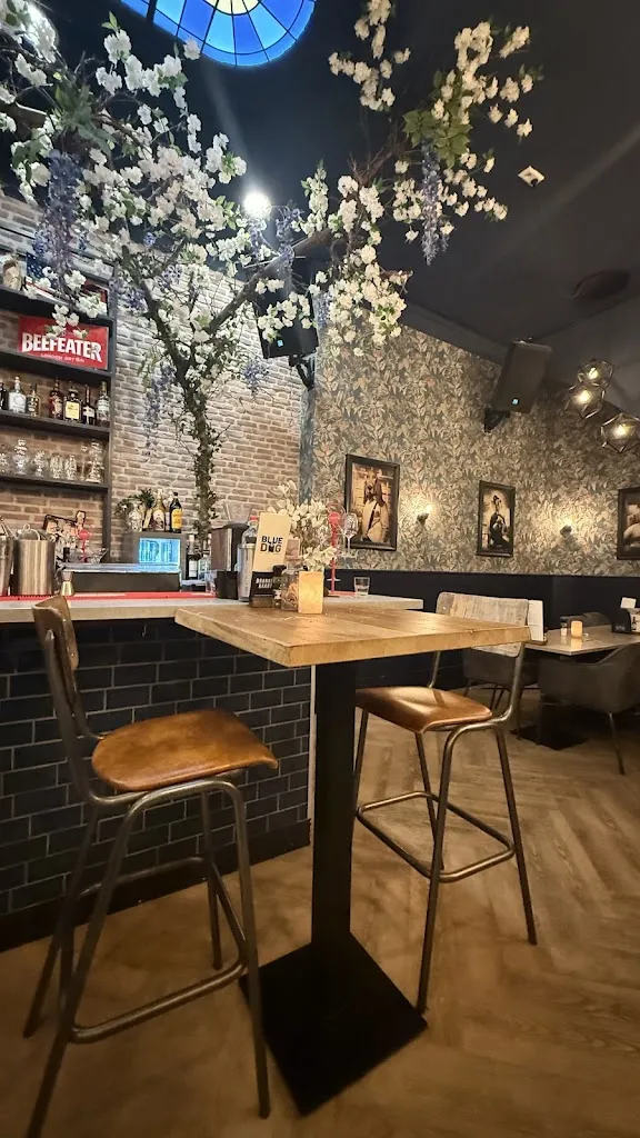 Blue Dog Breda_Nebreda_slider_image_3